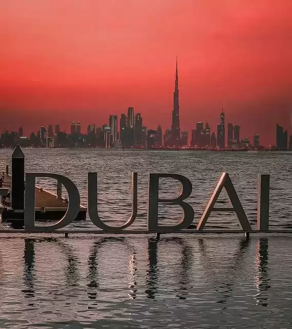 Dubai Explorer 